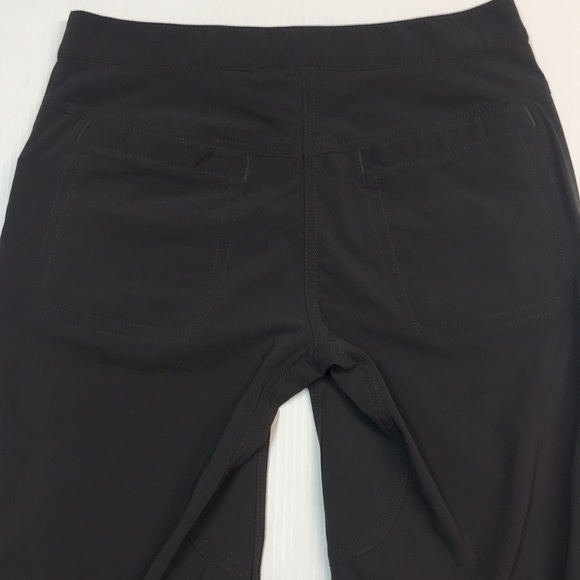 MEC Women’s Taupe lightweight Hiking Capris. Sz 2 - Picture 3 of 11